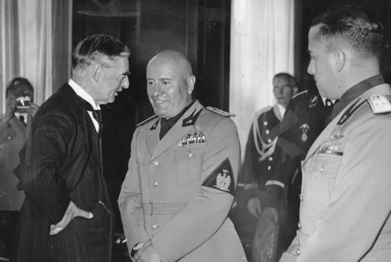 Neville Chamberlain - For documentary purposes the German Federal Archive often retained the original image captions, which may be erroneous, biased, obsolete or politically extreme. Münchener Abkomme