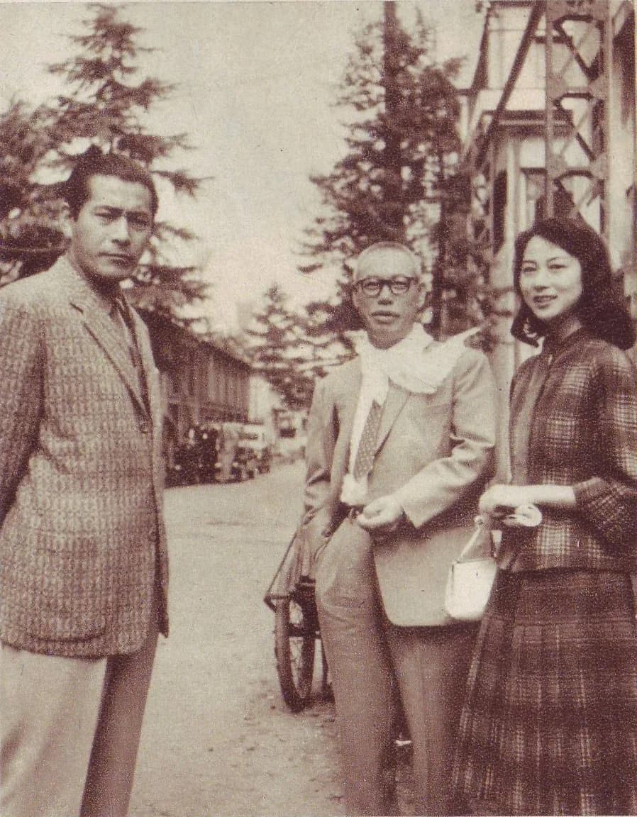 Toshirō Mifune - Toshiro Mifune (left), Takashi Shimura (center), Misa Uehara (right). taken in 1957.