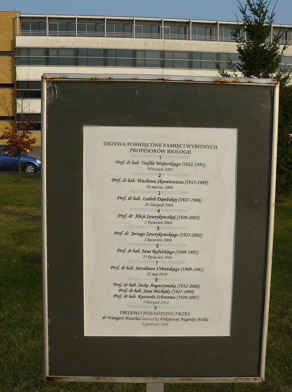 Wangari Muta Maathai - Kampus UAM Morasko w Poznaniu. Tablica pamiątkowa - Coll. Biologicum.