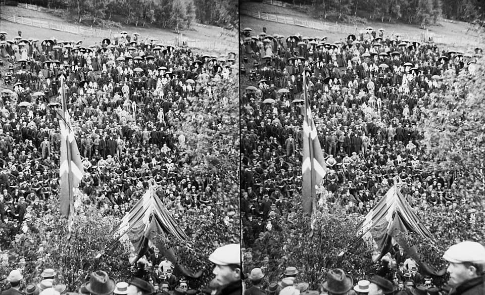 Bjørnstjerne Bjørnson - Identifier: SFFf-1988009.288498
Description: On the 29th of August 1897 the writer Bjørnstjerne Bjørnson (1832-1910) made a speech in Prestadalen in Sogndal. Approximately 6000