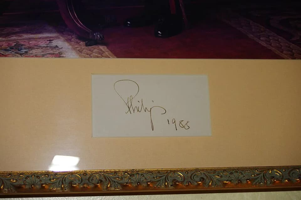 Prince Philip, Duke of Edinburgh - Photographs taken during Heritage Day Perth Western Australia

signature of Prince Philip, Duke of Endiburgh