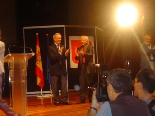 Mario Vargas Llosa - Acto fundacional UPD. Albert Boadella y Mario Vargas Llosa.