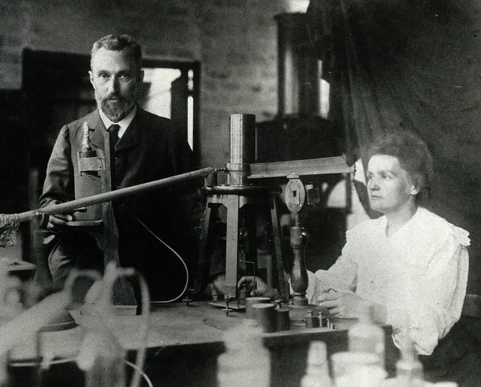 Pierre Curie - The Curies in their laboratory 1903-1904