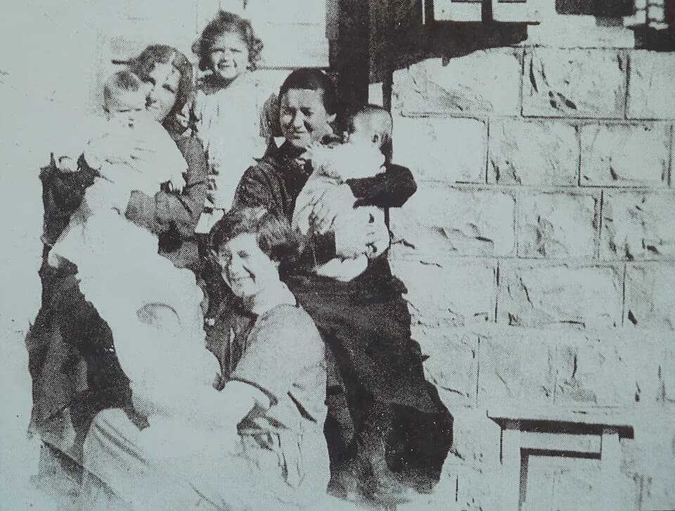 Golda Meir - Golda Meir's Room, the Large Yard at Merhavia (Merhavia Courtyard)