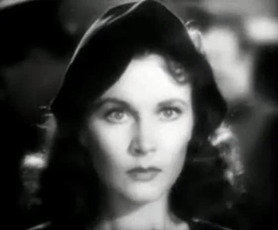 Vivien Leigh - Cropped screenshot of Vivien Leigh from the trailer for the film Waterloo Bridge Related image : from the same section of the trailer as Image:Vivien Leigh in Waterloo Bridge trailer.jp