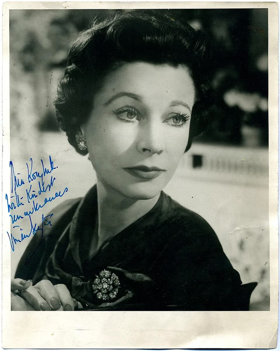 Vivien Leigh - An autographed photo of Vivien Leigh dedicated to Mia Kuryluk in 1957 when the actress and her husband Laurence Olivier paid a visit to the Kuryluk’s home on Frascati Street in Warsaw, 