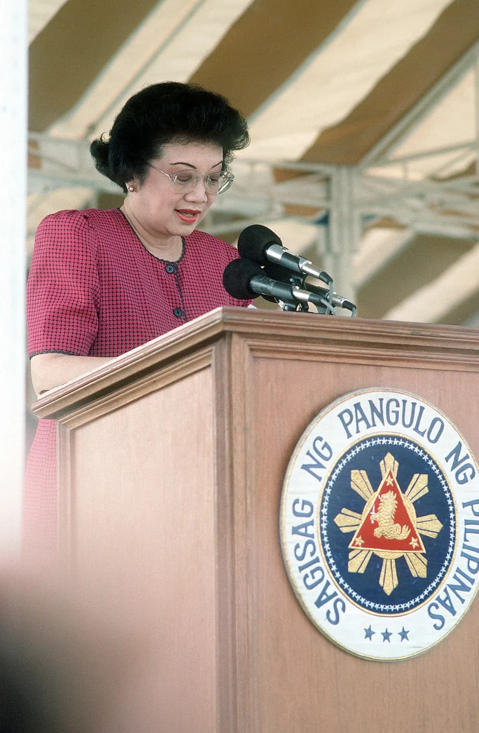 Corazon Aquino - Philippine President Corazon Aquino addresses base workers at a rally at Remy Field concerning jobs for Filipino workers after the Americans withdraw from the U.S. facilities. (Releas