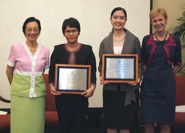 Corazon Aquino - Maryann M. Arnado (second from left) and Mary Anne Francis B. Toral (second from right) received the 2009 Benigno Aquino Jr. Fellowships for Professional Development in Public Service