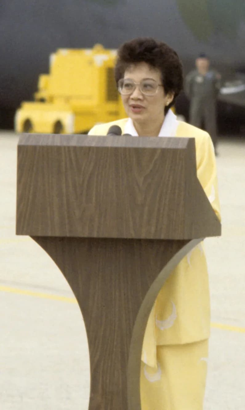 Corazon Aquino - Cropped photo of President Corazon Aquino from this Defense Department Photo.