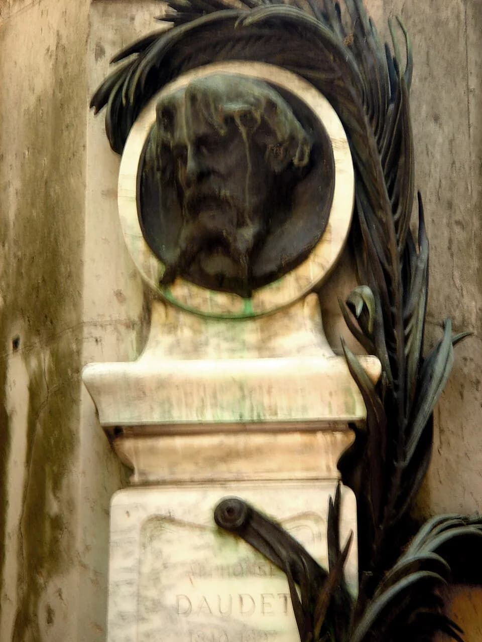 Alphonse Daudet - Tomb of the french writer Alphonse DAUDET in the French Cemetery of Père Lachaise