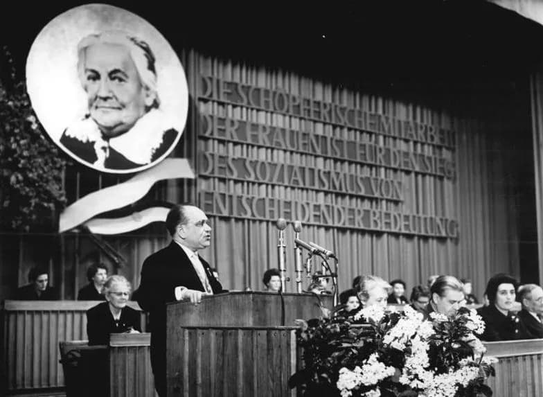 Clara Zetkin - For documentary purposes the German Federal Archive often retained the original image captions, which may be erroneous, biased, obsolete or politically extreme. Zentralbild Hesse-Wendor