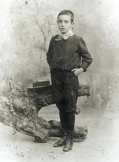 Fernando Pessoa - Pessoa 1898.jpg