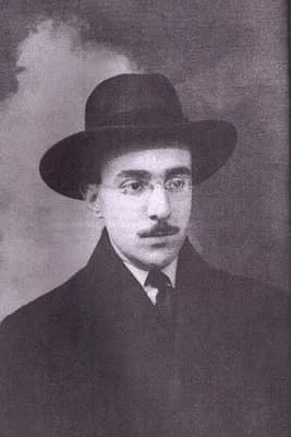 Fernando Pessoa - Portrait of Fernando Pessoa in 1912, by spanish painter and friend Rodriguez Castañe.
