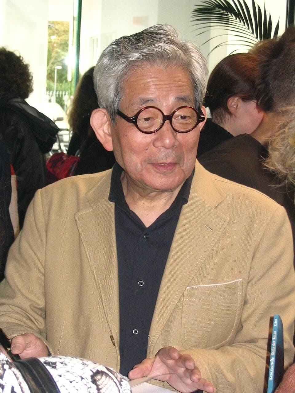Kenzaburō Ōe - Kenzaburō Ōe: Nobel laureate in Literature