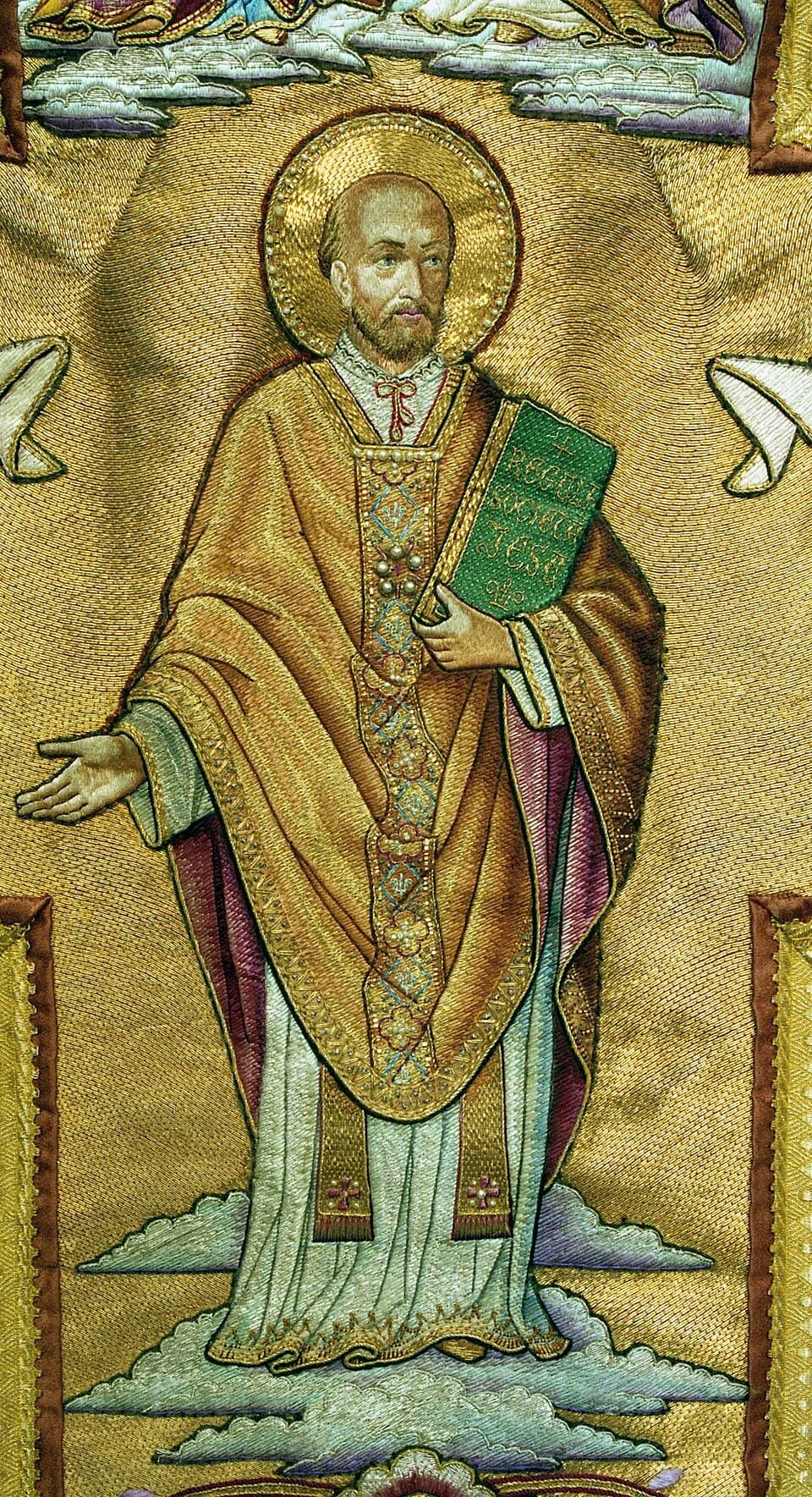 Ignatius of Loyola - Ignatius van Loyola op een kazuifel van de Wijnhavenkerk te Rotterdam, gemaakt door Louis Grossé uit Brugge.