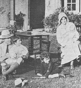 Robert Baden-Powell, 1st Baron Baden-Powell - Lieut. Gen. Robert Stephenson Smyth Baden-Powell (1857–1941) with his wife Olave Baden-Powell (1889–1977) and their three children in 1917, at home near H
