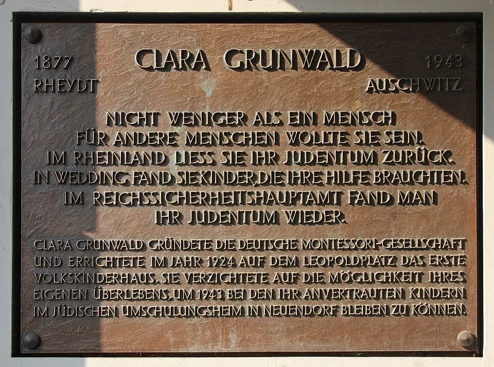 Maria Montessori - Memorial plaque, Clara Grunwald, Ruheplatzstraße 13, Berlin-Wedding, Germany