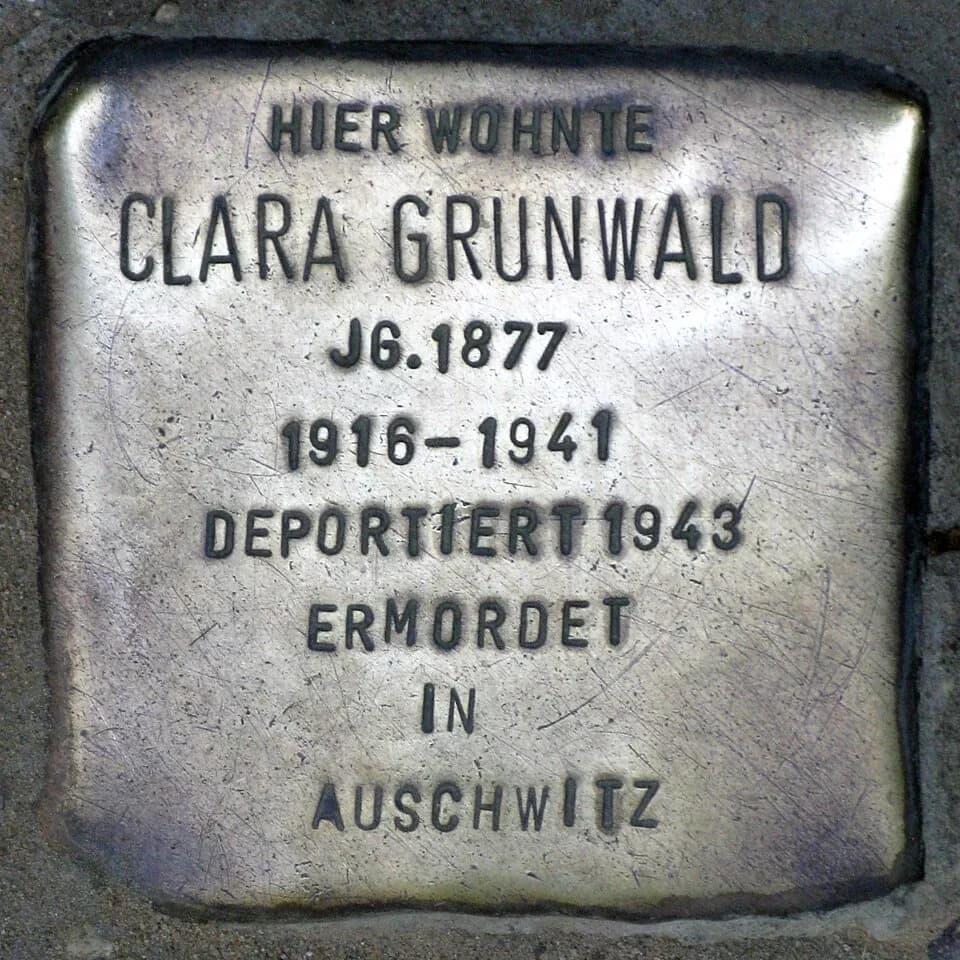 Maria Montessori - Stolperstein für Clara Grunwald, Klopstockstraße 19, Berlin-Hansaviertel