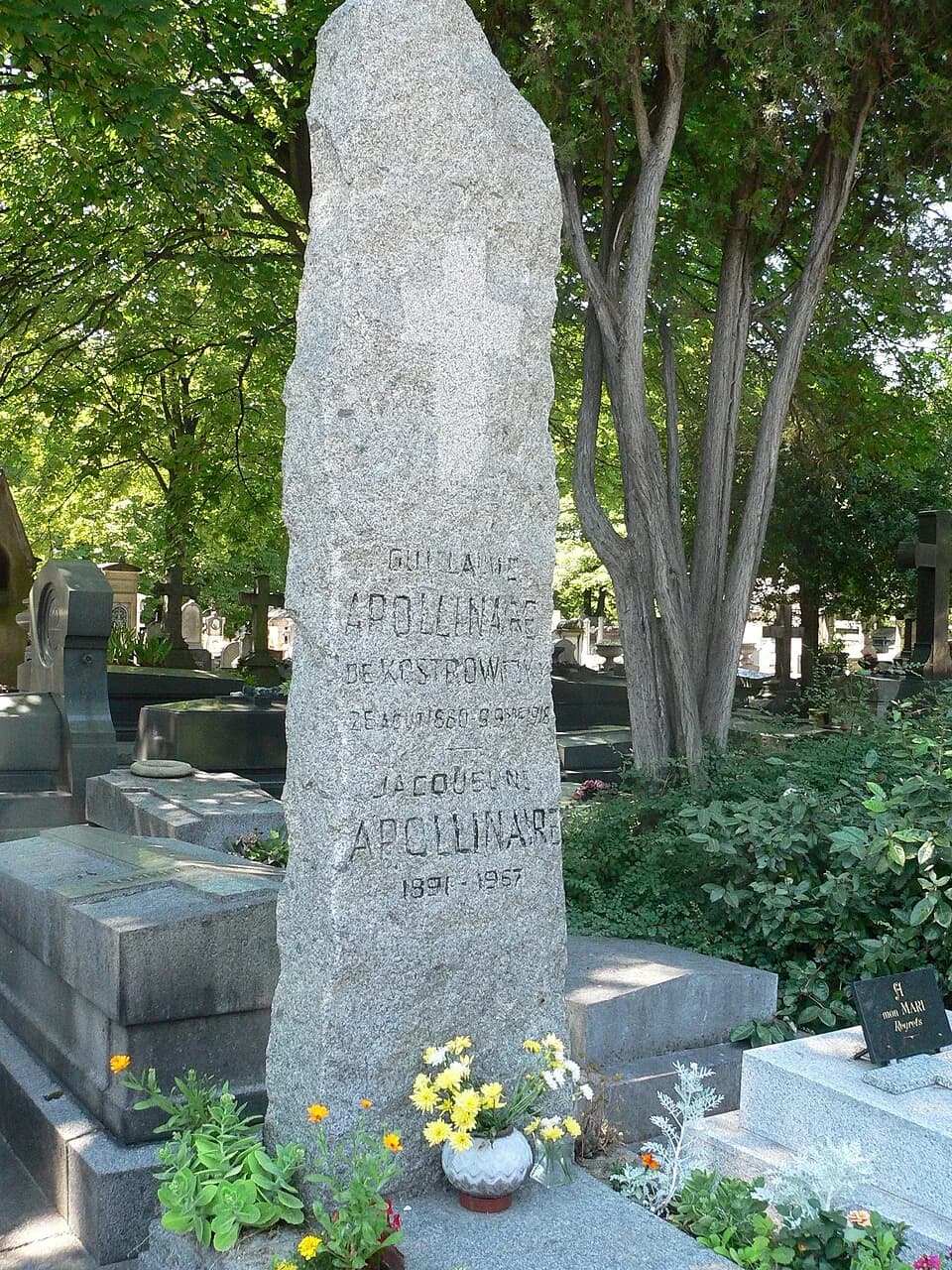 Guillaume Apollinaire - Perelachaise-Apollinaire-p1000396.jpg