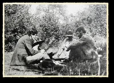 D. H. Lawrence - Bertie Farjeon, Rosalind, Frieda and D.H. Lawrence in the woods behind Spring Cottage, Bucklebury, West Berkshire in 1919.