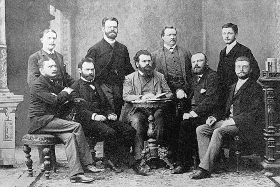 Svante August Arrhenius - The photo was taken in 1887 and shows 
(standing, from the left):

Walther Nernst (* 25. Juni 1864 in Briesen (Westpreußen); † 18. November 1941 in Zibelle (Oberlausitz)), Do