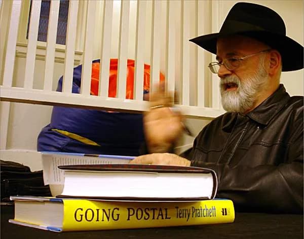 Terry Pratchett - Terry Pratchett, Park Branch Library, San Francisco, on tour promoting the 34th Discworld novel, "Thud!", in a book signing organized by Booksmith.

This was before the 1 1/2 hour ch