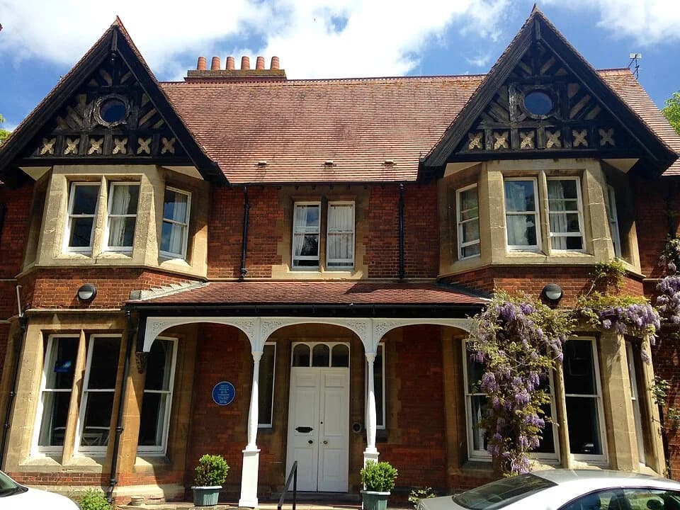 Dorothy Hodgkin - Dorothy Hodgkin blue plaque in 94 Woodstock Road, Oxford - house