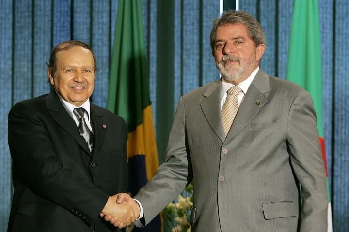 Abd al-Aziz Boutafliqa - Brasília - Presidente Lula cumprimenta o presidente da República Argelina, Abdelaziz Bouteflika, no Palácio do Planalto . Foto: Ricardo Stuckert/PR