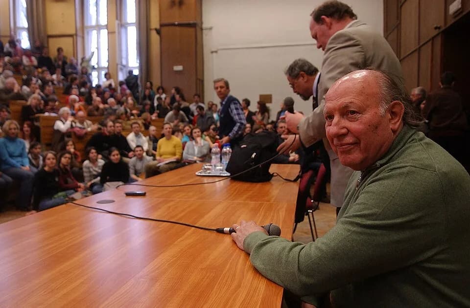 Imre Kertész - Imre Kertész on the University of Szeged in 2007.