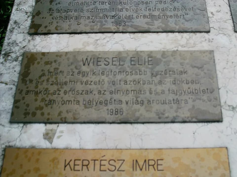 Imre Kertész - Elie Wiesel emléktáblája Egerben