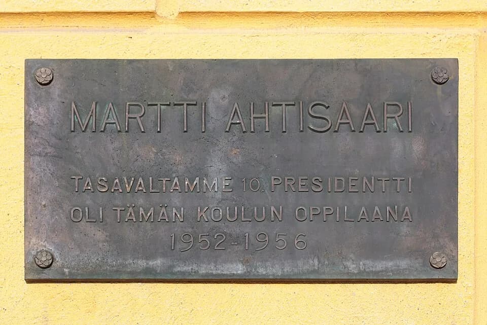 Martti Ahtisaari - The plaque for Martti Ahtisaari, the president of Finland, on the wall of Oulu lyceum. He was a student in the lyceum from 1952 to 1956.