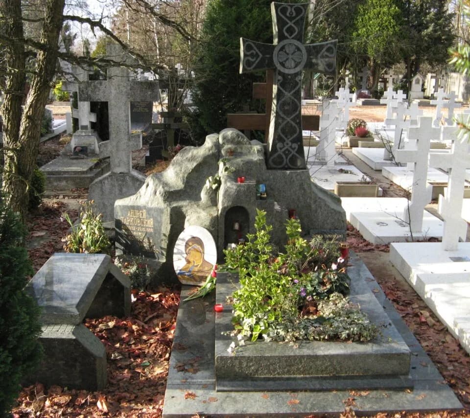 Andrei Tarkovsky - Gravestone of the famous russian film-maker Andrei Tarkovsky and his wife Larissa. Andrei Tarkovsky died in Paris in 1986 and is burried at the "Sainte-Geneviève-des-Bois Russian Ce