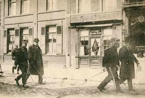 Georges Clemenceau - Clemenceau se rends la gare de Lens à Pied vers la maison du peuple