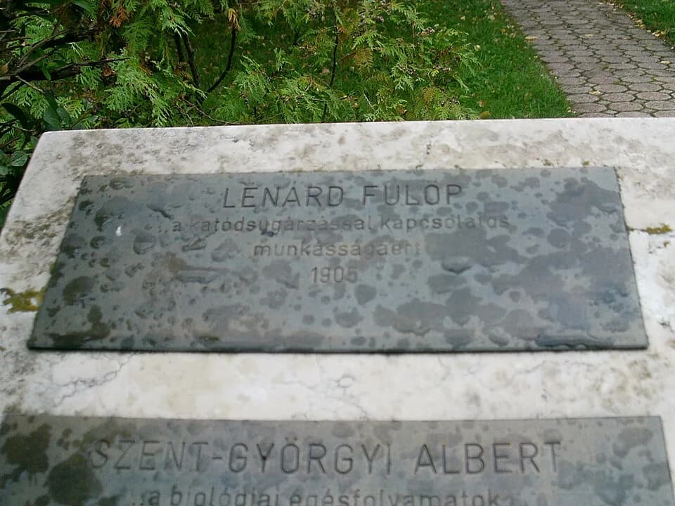 Philipp Lenard - Lénárd Fülöp emléktáblája Egerben