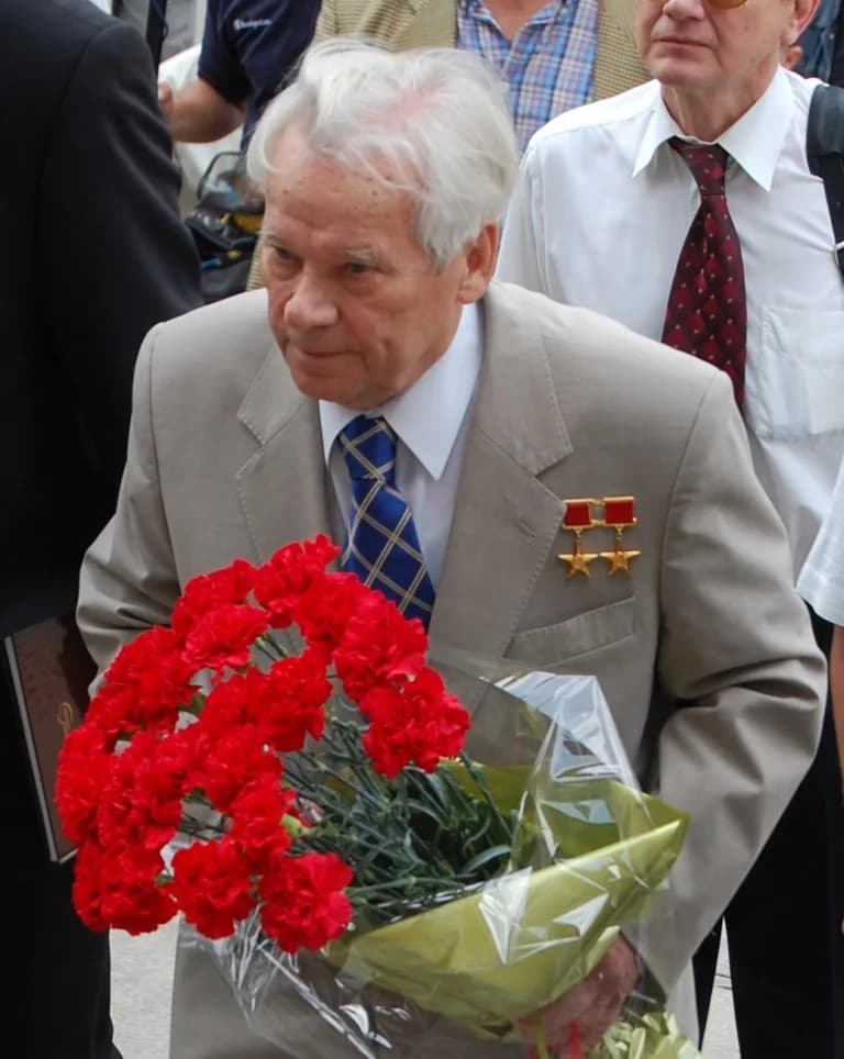 Mikhail Kalashnikov - Mikhail Kalashnikov in Army Museum, Moscow, Russia (2007)