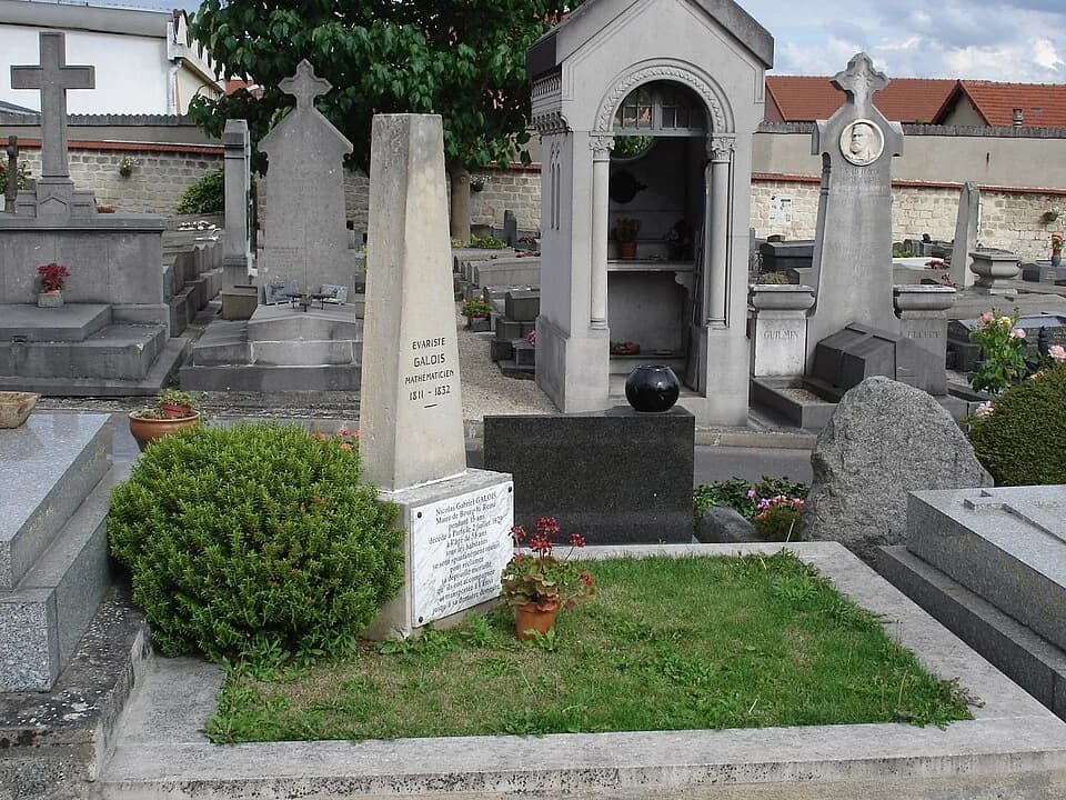 Évariste Galois - Grave of Gabriel Galois and cenotaph of Évariste Galois in Bourg-la-Reine