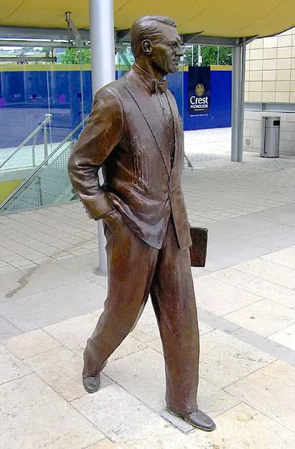 Cary Grant - Statue of Cary Grant by Graham Ibbeson in Millennium Square, Bristol, UK.
