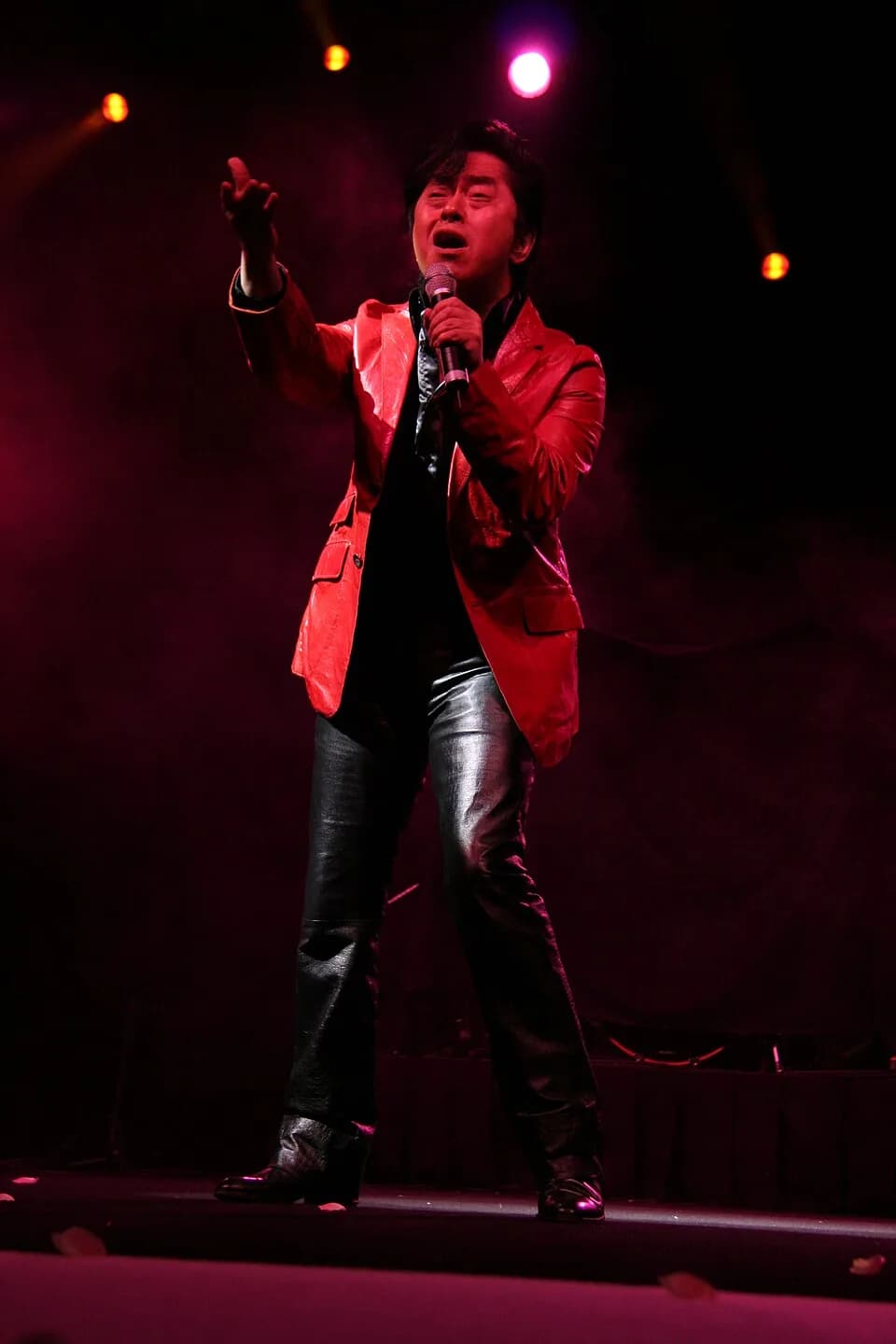 Ichirō Mizuki - Ichiro Mizuki live at Japan Expo 2007 (Paris, France).