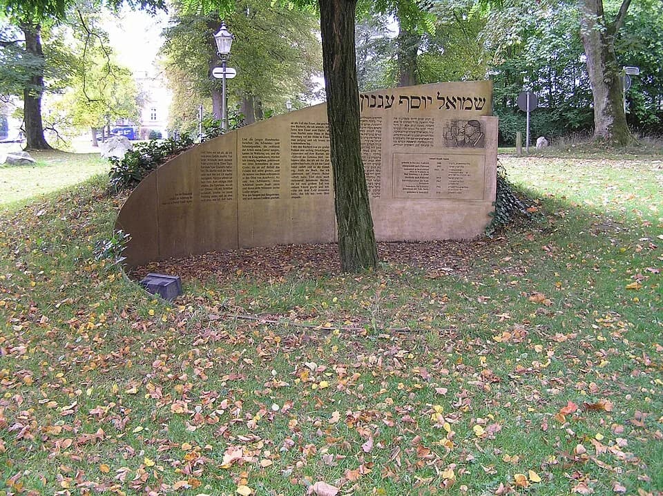 Shmuel Yosef Agnon - Denkmal Samuel Agnon Bad Homburg, geschaffen 1993 von Dina Kunze
