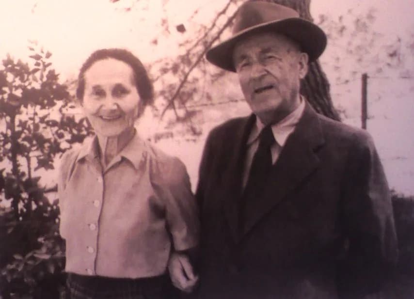 Shmuel Yosef Agnon - agnon and ester, 1966