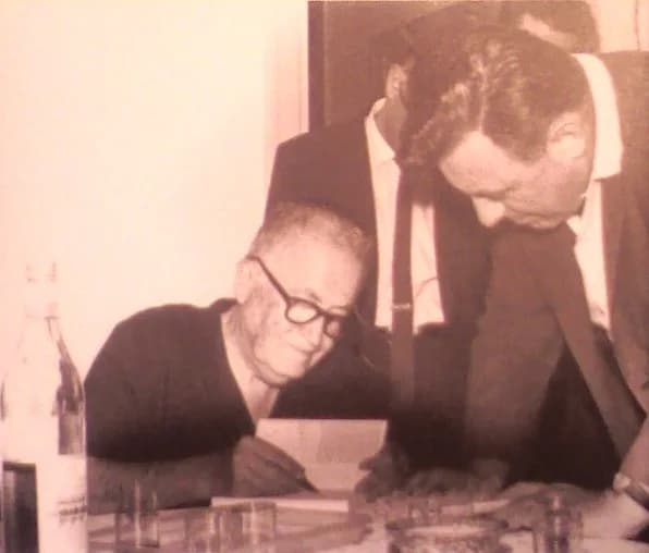 Shmuel Yosef Agnon - agnon sign to tedi koleck