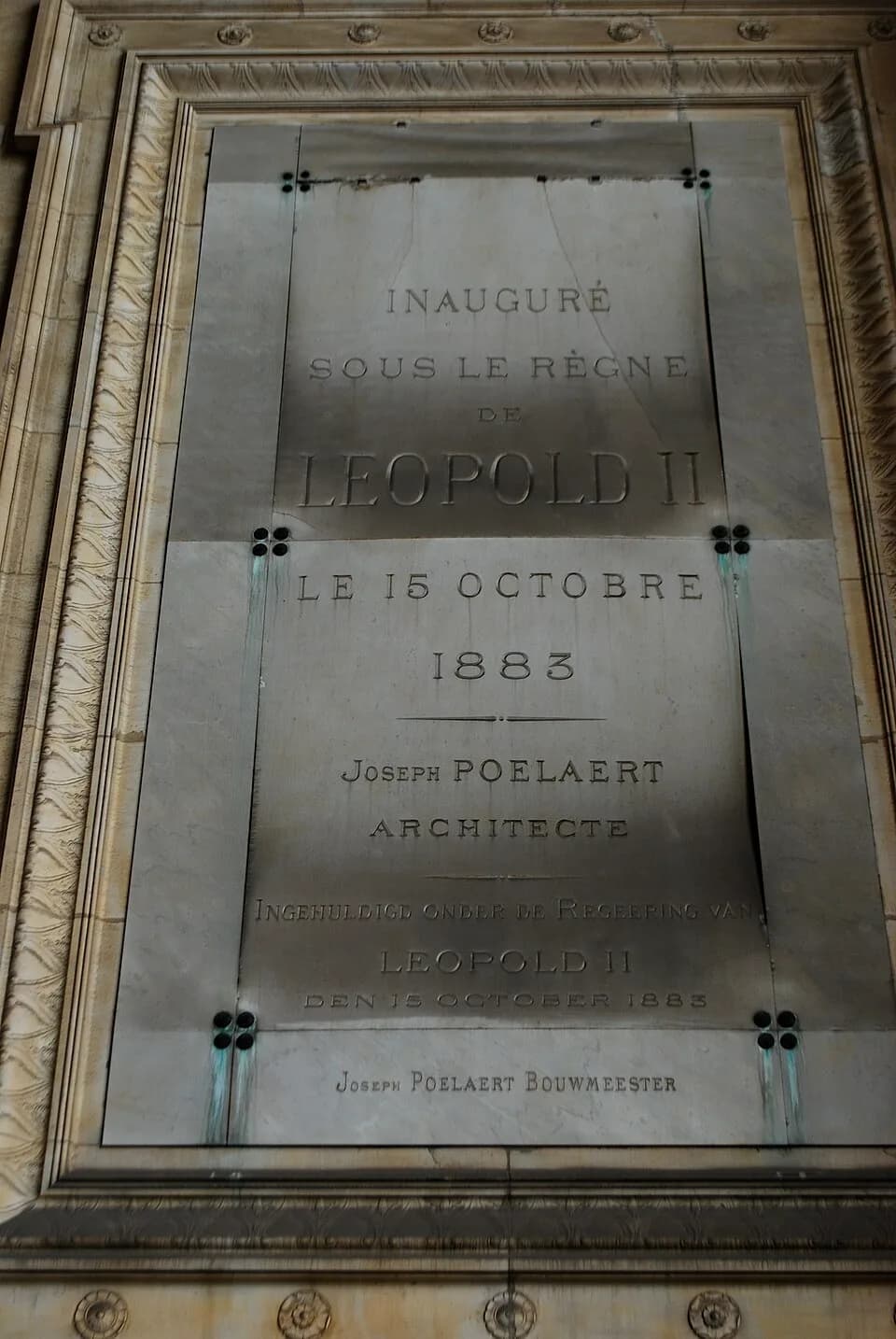 Leopold II of Belgium - Plaque d'inauguration du Palais de Justice de Bruxelles.