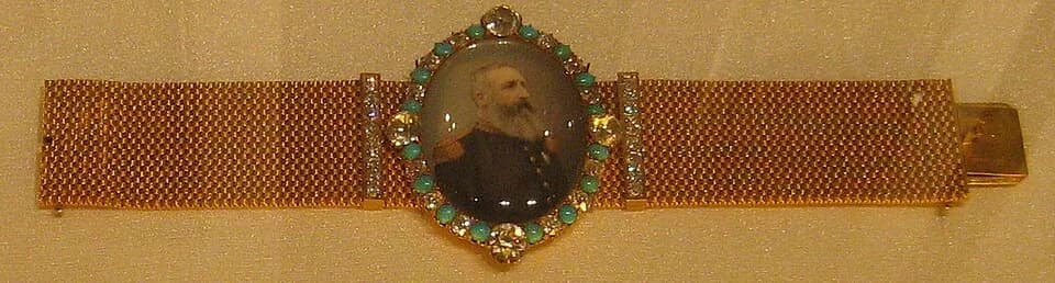Leopold II of Belgium - Bracelet offert à l'explorateur Henry Morton Stanley par le roi des Belges Léopold II.