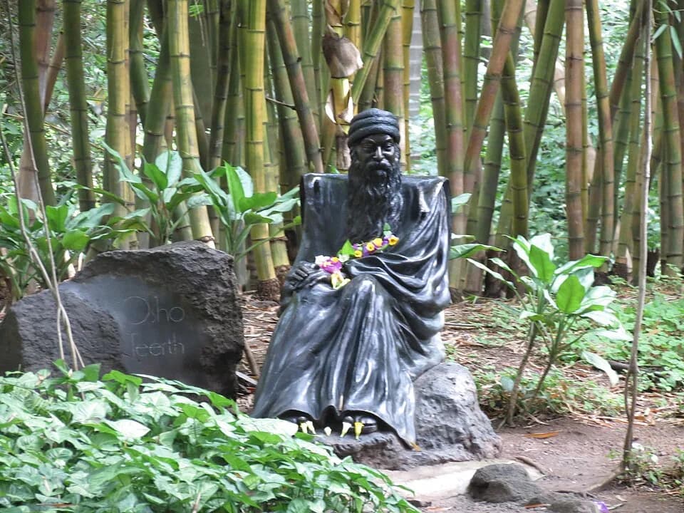 Rajneesh Rajneesh - Pune OSHO Teerth Park
