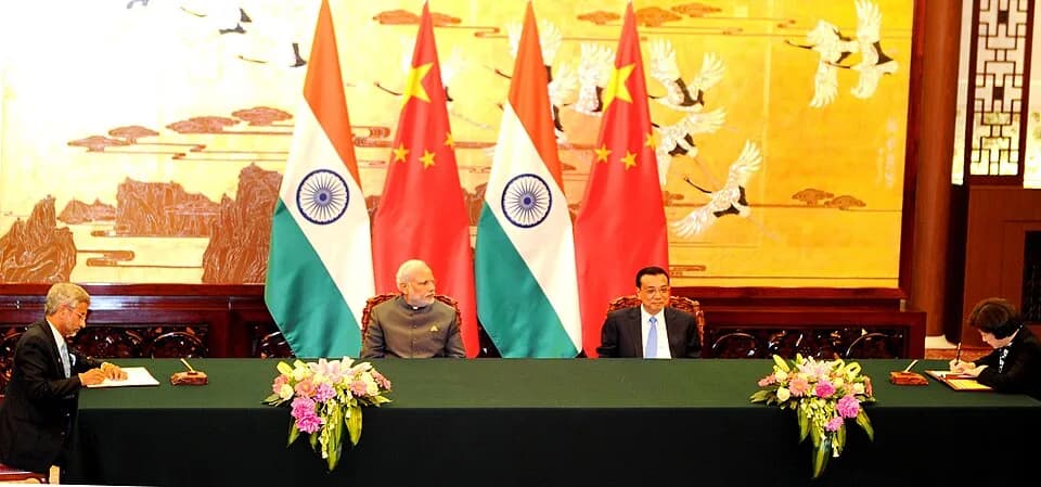 Li Keqiang - The Prime Minister, Shri Narendra Modi and the Chinese Premier, Mr. Li Keqiang witnessing the signing of agreement, at Great Hall of People, in Beijing, China on May 15, 2015.