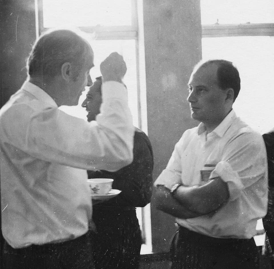 Francis Crick - Symposium on Nucleic Acids, Hyderabad, January, 1964: photograph of Francis Crick in conversation with S Benzer
