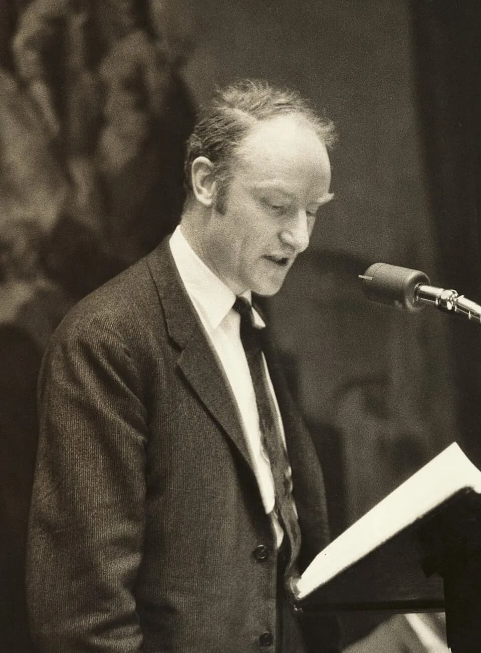 Francis Crick - Francis Crick lecturing at Cambridge University