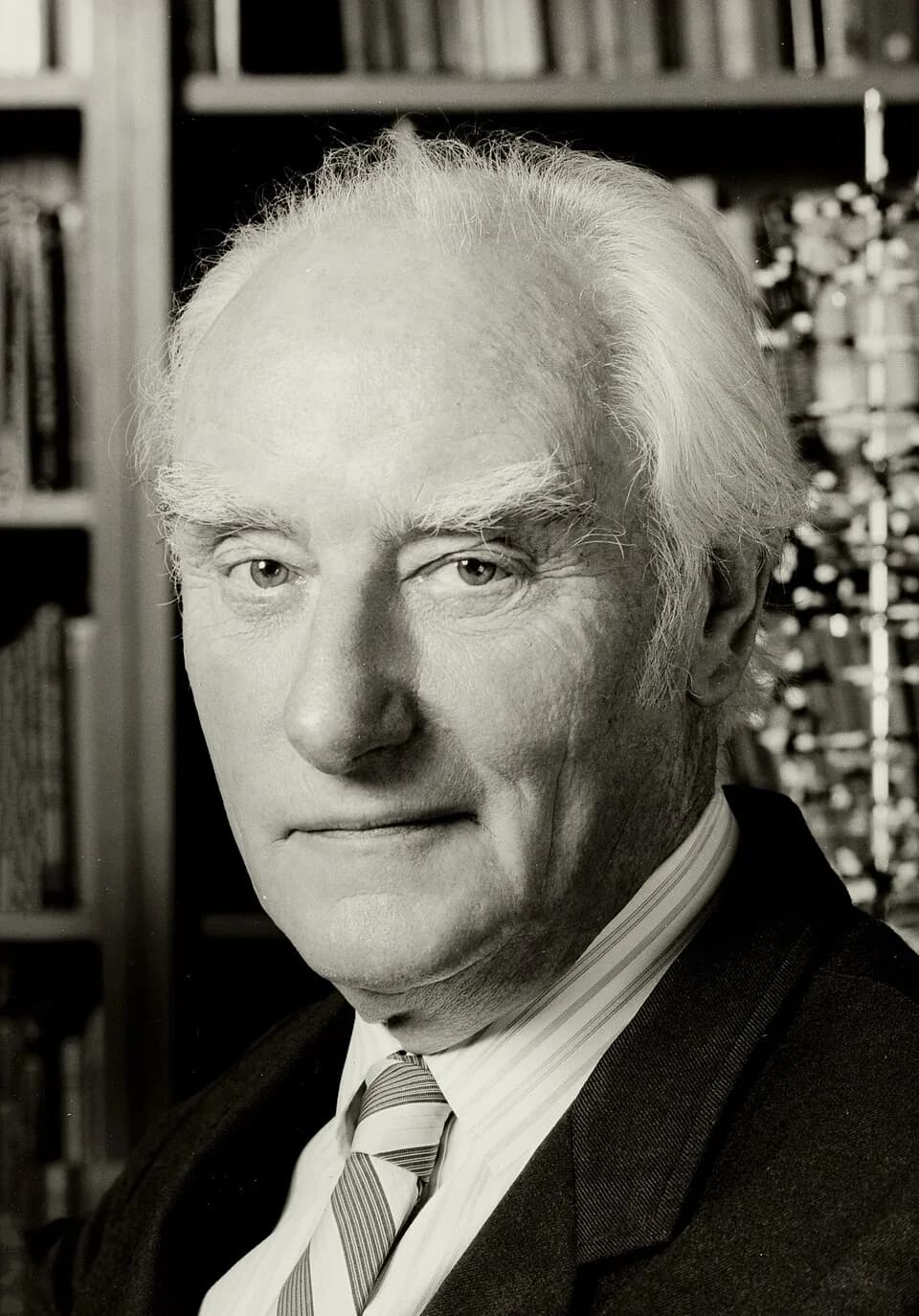 Francis Crick - Crick intended to give a lecture entitled 'How Do We See Things?' as part of a science lecture series 'On the Brink', 24 October 1995, but cancelled due to illness. This photograph was