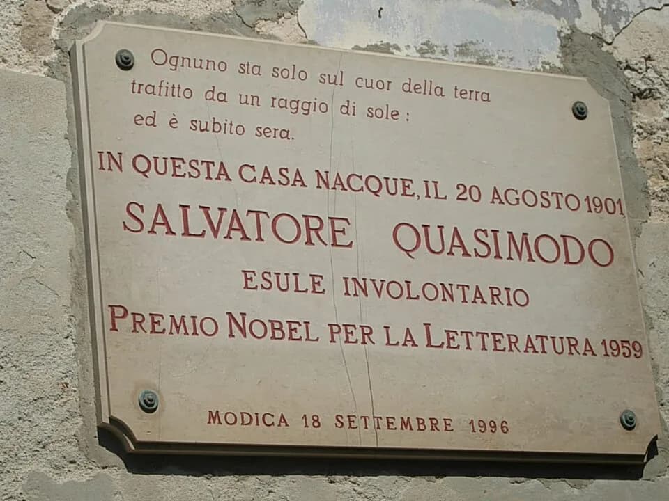 Salvatore Quasimodo - Targa casa natale Quasimodo a Modica
Foto personale concessa in PD