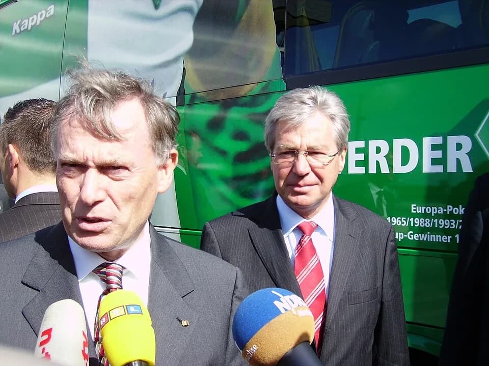 Horst Köhler - The German President Horst Köhler (left) and the President of the Senate of Bremen Jens Böhrnsen (right) during a visit to Bremerhaven on September 10th, 2007 - Please do not use this p